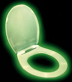 Pimeässä loistava WC-istuin
