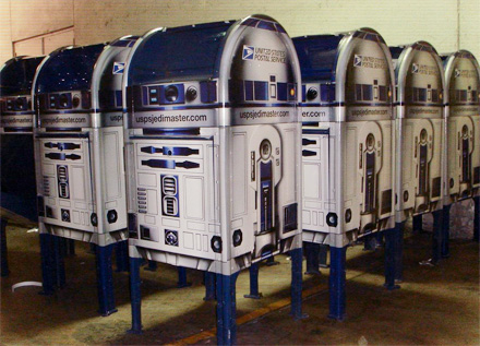 R2D2-postilaatikko