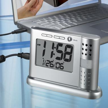 Herätyskello tallentavalla valvontakameralla