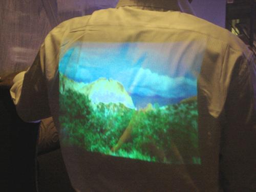 Kännykän kokoinen Pico Projector demottuna