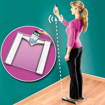 Eye Level Wireless Scale näyttää painon kauko-ohjaimessa