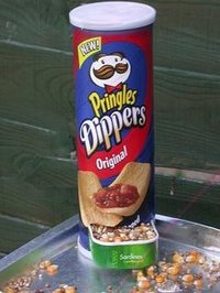 Tee-se-itse lintulauta Pringles purkista ja sardiinipurkista