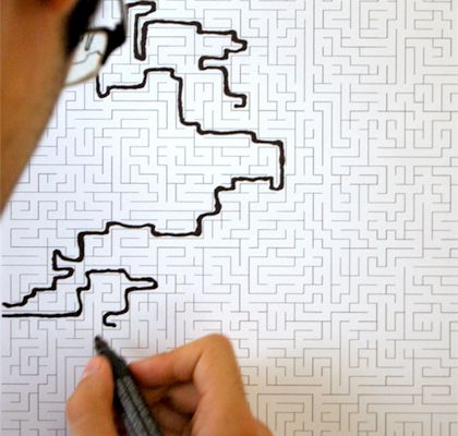 Labyrinttitapetti on tapetti seiniin piirtelemistä varten