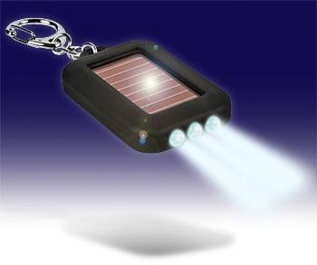 Aurinkoenergialla lataava led-avaimenperä