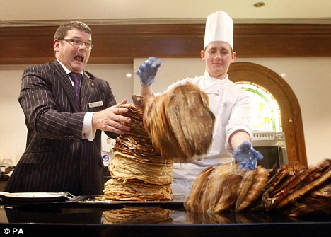 Maailman korkein lettutorni pääsi Guinnessin ennätysten kirjaan ja kaatui 2