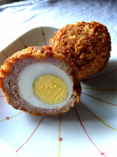 Scotch Eggs, kuorrutettua munaa