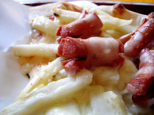 Hilavitkuttimen sunnuntaitarjoiluehdotus: nakki-ranskalais-pizza 2