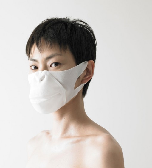 Mintdesigners: To Be Someone antaa hengityssuojaimelle kasvot, apinan kasvot 1 Mintdesigners: To Be Someone antaa hengityssuojaimelle kasvot, apinan kasvot 1