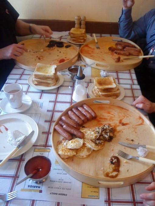 The £10 Breakfast tyydyttää tuhdimmankin krapulan, kenties. 2