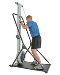 Concept2 SkiErg -kuntalaite simuloi sauvakävelyä