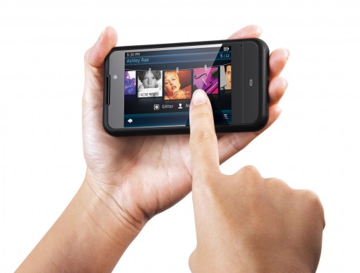 Zii EGG Hand Shot 02