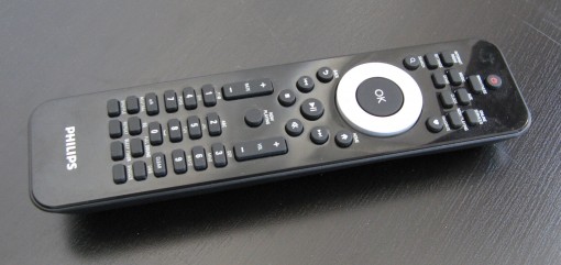 Philips_NP2500_kaukosaadin