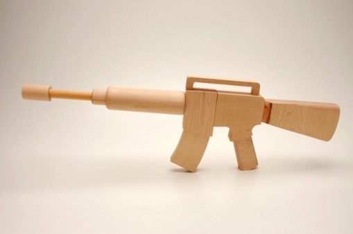 Ratata_puukonepistooli