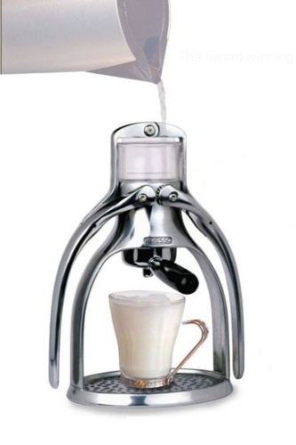 Presso Coffee Maker tekee espressoa ilman sähköä