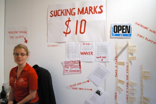 Sucking Marks $10, fritsuja kympillä 2