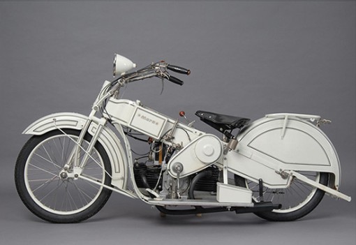 Mars on moottoripyörä 1920-luvulta, suunnittelijana Claus Franzenberg 1