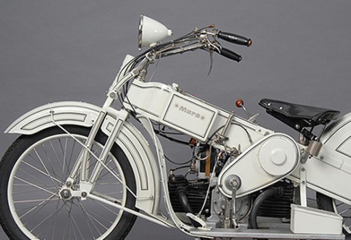 Mars on moottoripyörä 1920-luvulta, suunnittelijana Claus Franzenberg 2