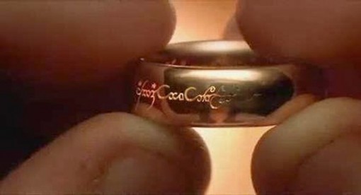 Coca-Cola-teksti Lord of the Rings -sormuksessa