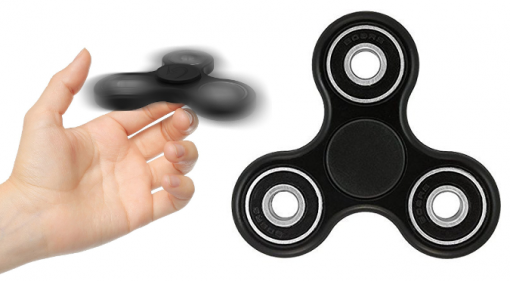 Fidget spinner neljällä kuulalaakerilla