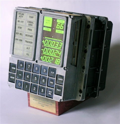 Apollo DSKY (display and keyboard), jolla ohjattiin AGC:tä, replika