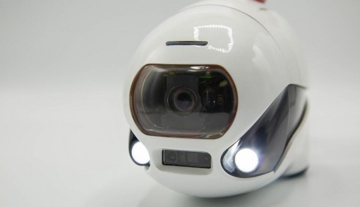 Kaksi 114 lumenin LED-valoa