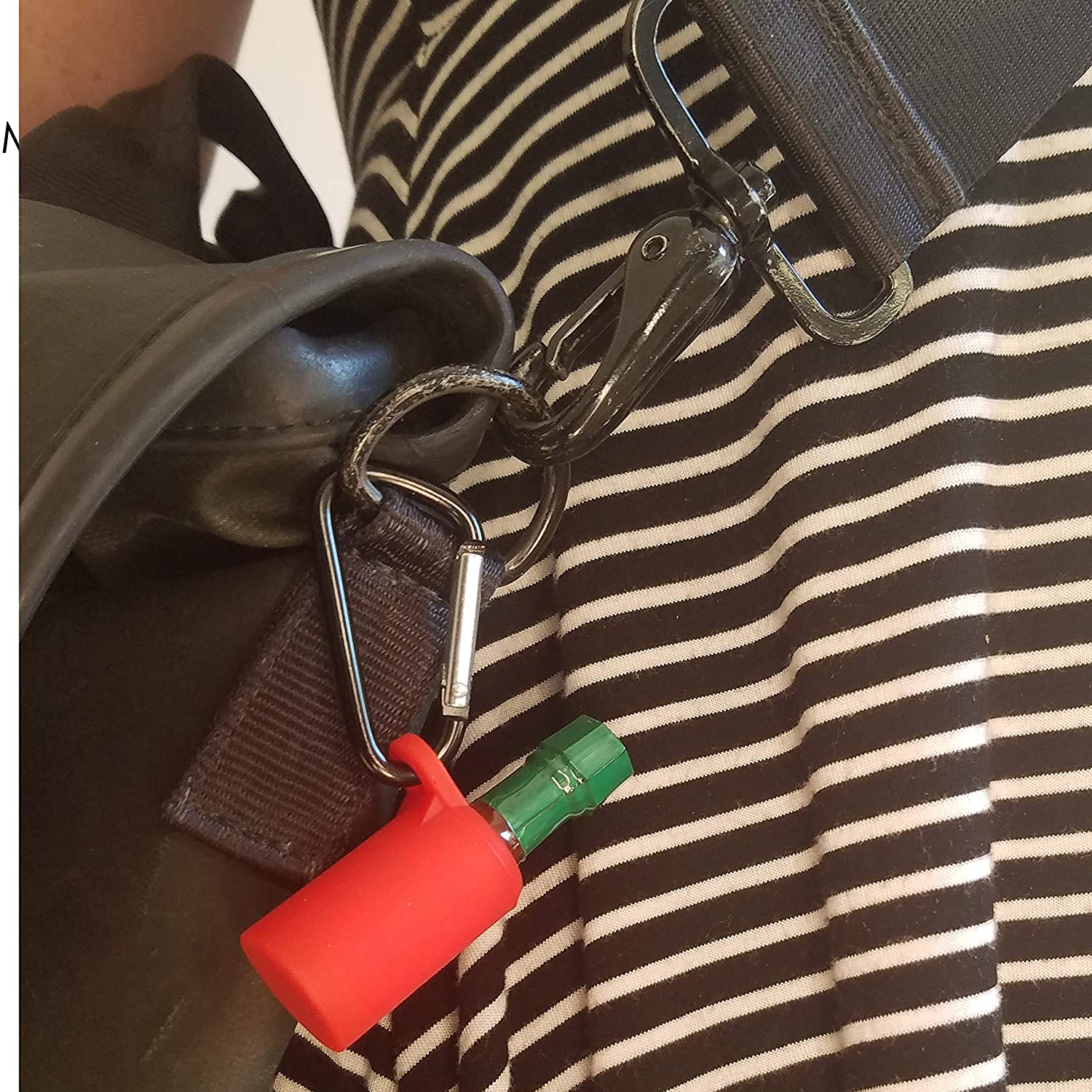 AMAZON / Tabasco Sauce Keychain - Includes Mini Bottle of Original Hot Sauce. Miniature Individual Size Perfect for Travel, Key Chain or Purse. Refillable and Strong.