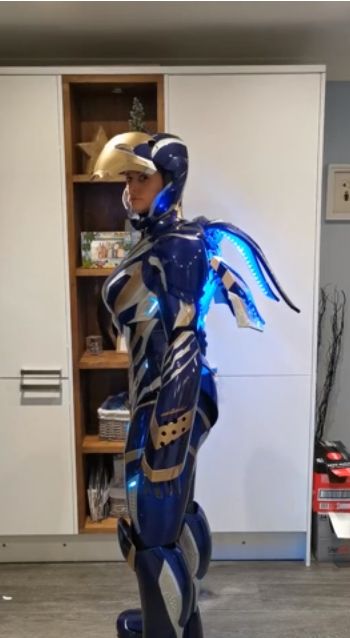 I posted pics of the wife's finished mk49 rescue armour. Loads asked for more pics so here the full video we did on her first suit up!